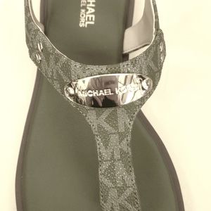 New Michael Kors Olive MK small Logo thong sandals
